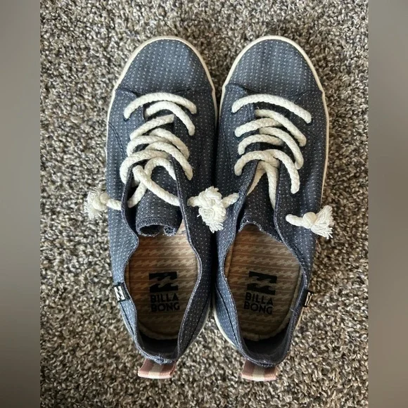 5/$25 Billabong women’s slip on memory foam insole fashion sneaker size 7 - Picture 1 of 8